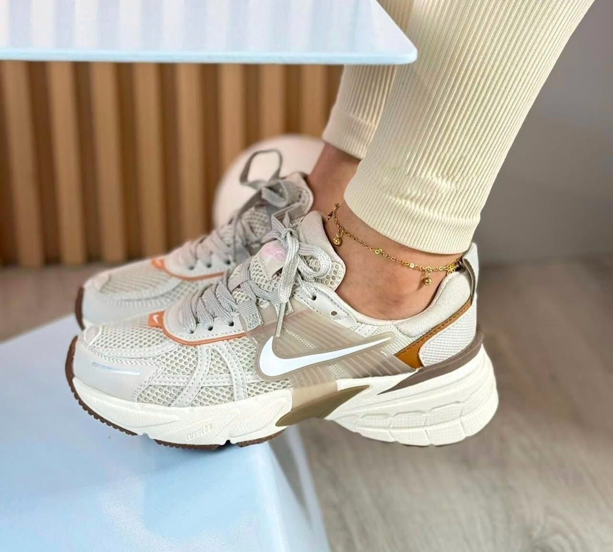 NIKE VANTA — Brown Edition